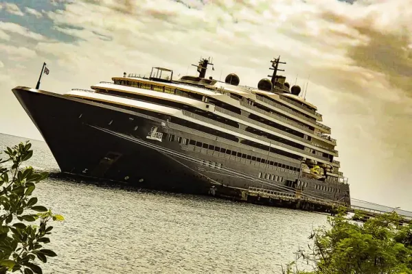 ritz-carlton-yacht